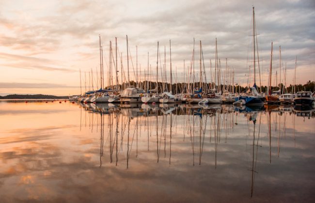 Atardecer en uno de los puertos deportivos de la ciudad de Turku 