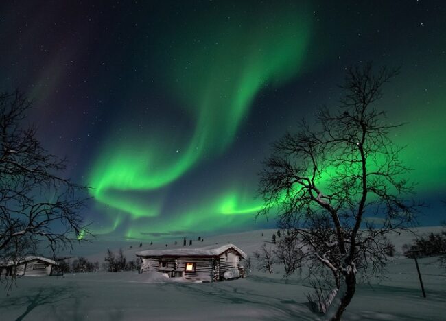 Aurora-Boreal-luciendo-en-algún-lugar-del-municipio-de-Enontekiö_fotoSakariEkko-EnontekiöLapland