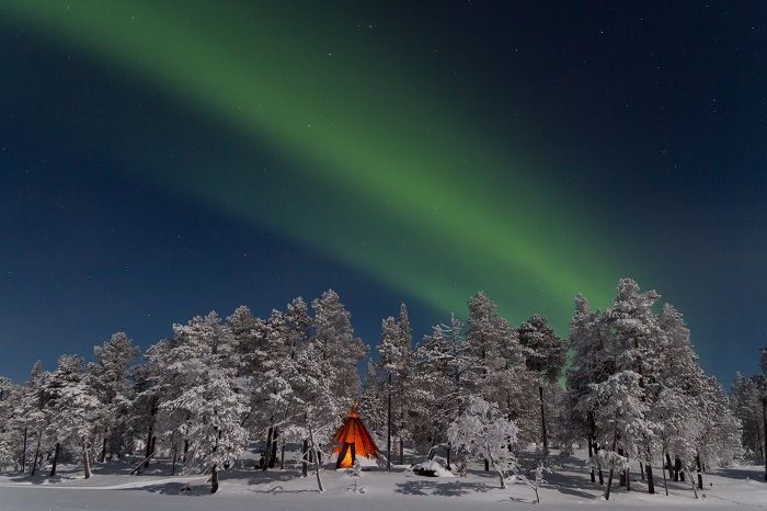 Aurora Boreal y tienda kota