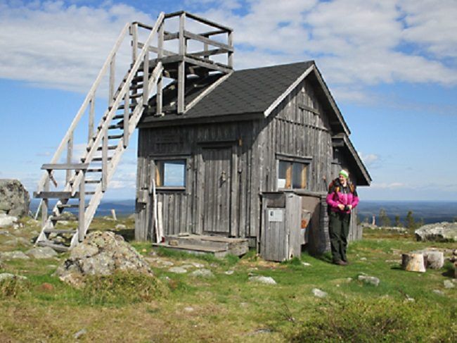 Cabaña en la cima de la colina de Otsamo 