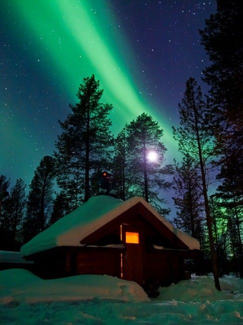 Cabaña y Aurora Boreal 