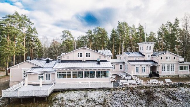 Con 176 años de antigüedad el Hotel Punkaharju mantiene su encanto y un servicio de alta calidad 