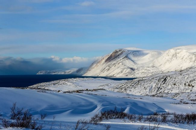 Desde Nellim se puede llegar al Océano Àrtico en moto de nieve 