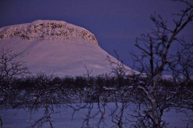 Detalle de la colina Saana en Kilpisjärvi 