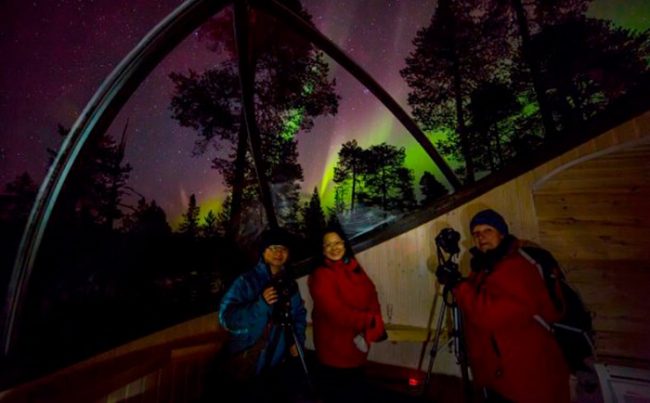 Disfrutando de la Aurora Boreal dentro de una de las burbujas 