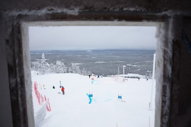 Durante-el-transcurso-de-una-competición-de-slalom-gigante-en-Suomu_fotoSuomutunturi