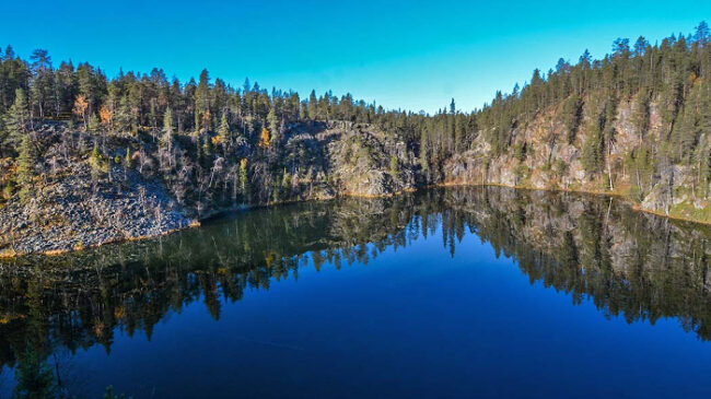 El-lago-Pakasaivo-lugar-sagrado-para-los-Sami_fotoSeijaOlkkonen-NationalParks