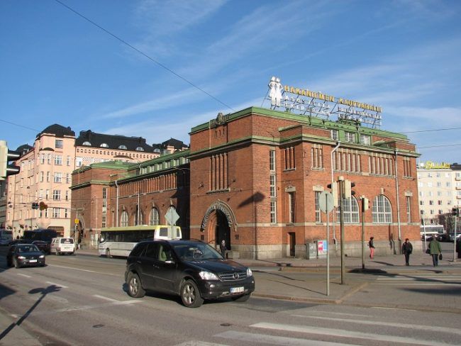 El mercado de Hakaniemi construido en el año 1914