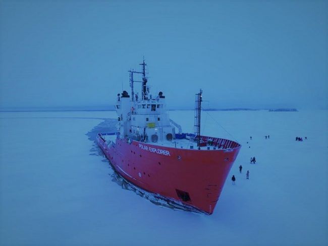 El rompehielos Polar Explorer desde el aire 