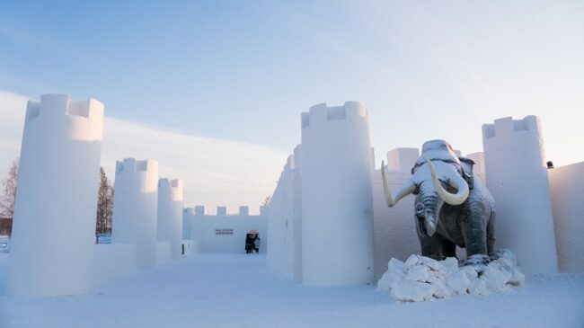 Entrada-al-castillo-de-hielo-de-Kemi_fotoVisitKemi