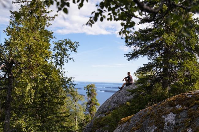 Espectacular vista desde la colina Mäkrävaara en el Parque Nacional de Koli 