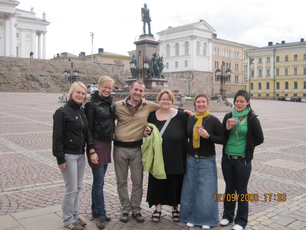 El equipo de ventas de Eräsetti Wild North: Reetta, Maria, Julián, Henna, Laura y Outi. Sólo faltaban Jaana y Ija, que ya estaban de vuelta en Rovaniemi