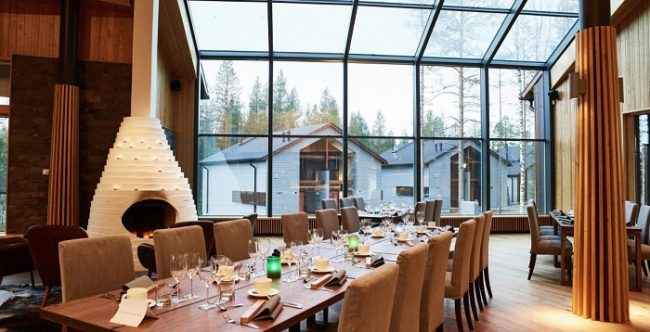 La cristalera del restaurante del hotel Nova Skyland nos da la oportunidad de ver la Aurora Boreal