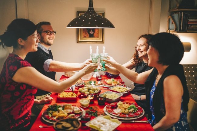 La fiesta de Navidad se celebra en Finlandia de manera sencilla entre familia y amigos 