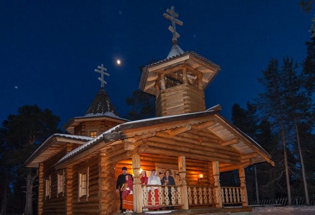 La iglesia ortodoxa de San Tryphon de Pechenga en Nellim