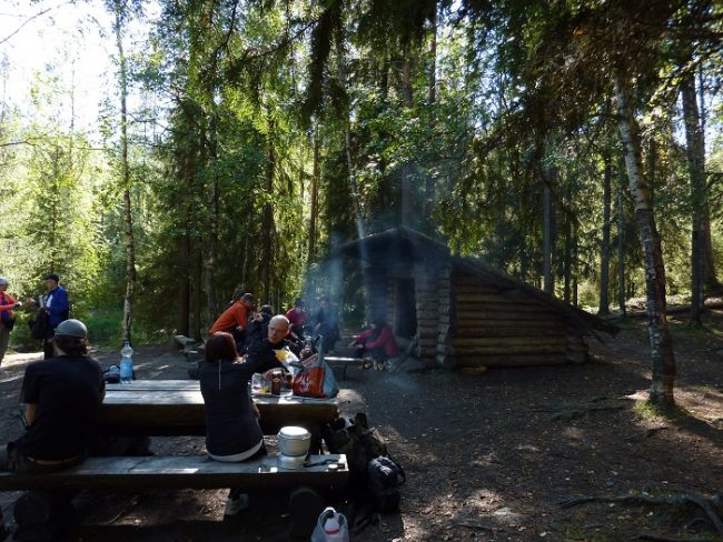 Laavu y zona de picnic en la ruta del Pieni Karhunkierros