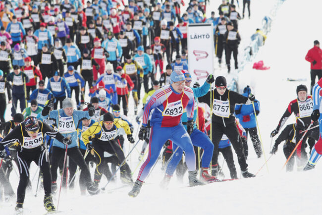 Las-carreras-de-esquí-de-fondo-atraen-a-miles-de-practicantes_fotoVisitLahti-VisitFinland