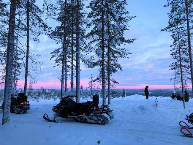 Las motos de nieve eléctricas nos llevarán a cualquier rincón de Laponia 