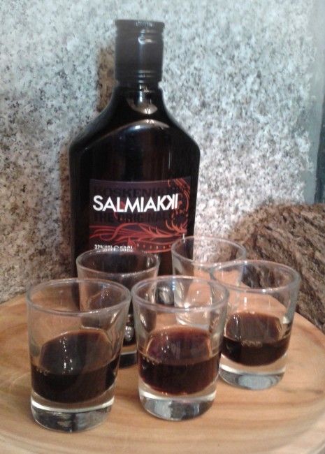 Licor de salmiakki, el regaliz finlandés