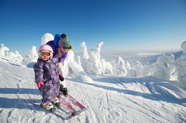 Los finlandeses empiezan a esquiar de pequeños. Esquí en Ruka 