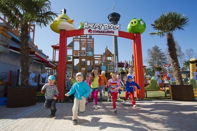 Los niños se lo pasan en grande en el parque de Särkänniemi (foto:VisitFinland)