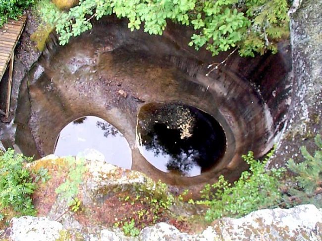 Marmita gigante cerca de Rovaniemi en Finlandia 