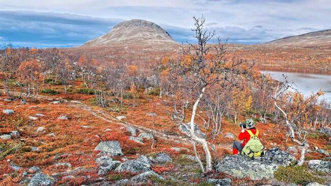 Otono-tambien-es-buen-momento-para-hacer-excursiones-por-la-zona-de-Kilpisjarvi_fotoIsmoPekkarinen-Luontoon