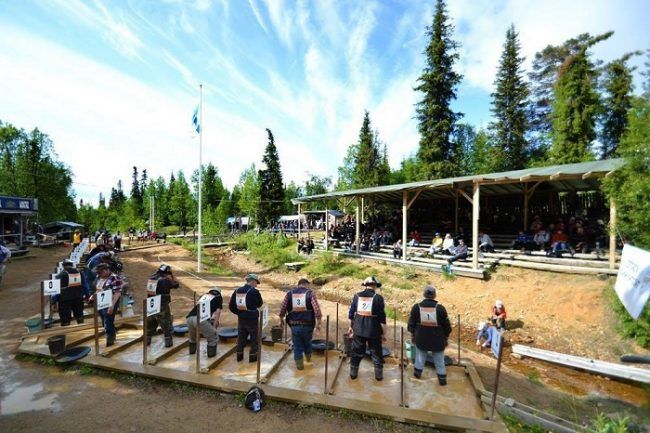 Participantes preparados para una competición en Tankavaara 