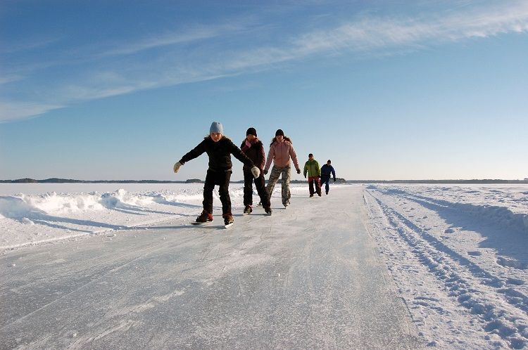 Patinaje en un lago helado