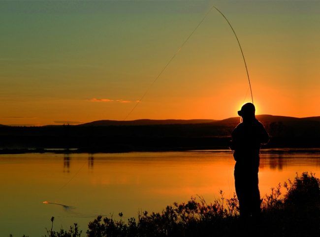 Pescando al anochecer 