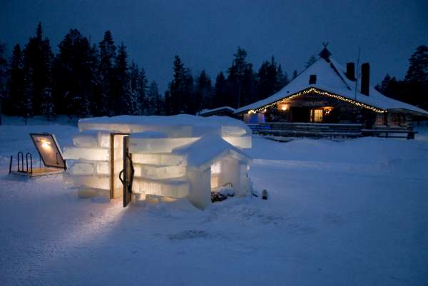 Exterior de la sauna de hielo