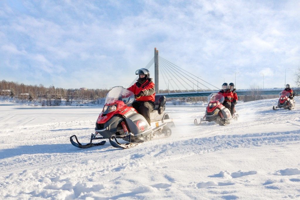 Aprender a conducir una moto de nieve es fácil