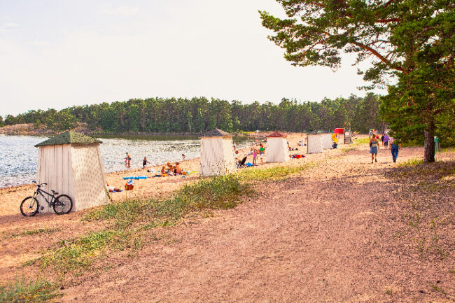 Una-playa-de-Hanko_fotoJussiHellsten-VisitFinland