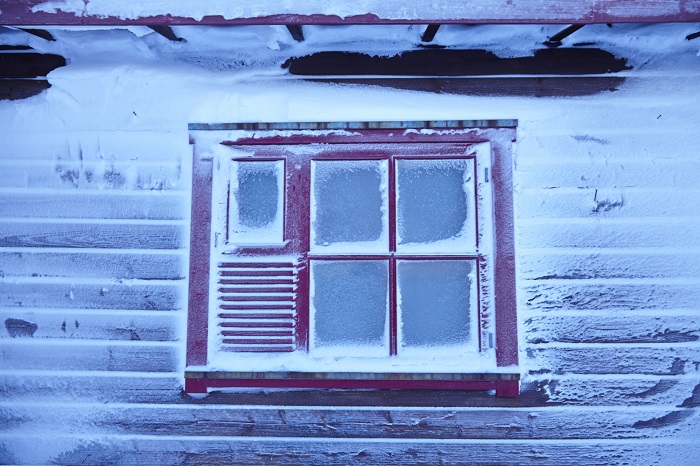 Ventana y nieve