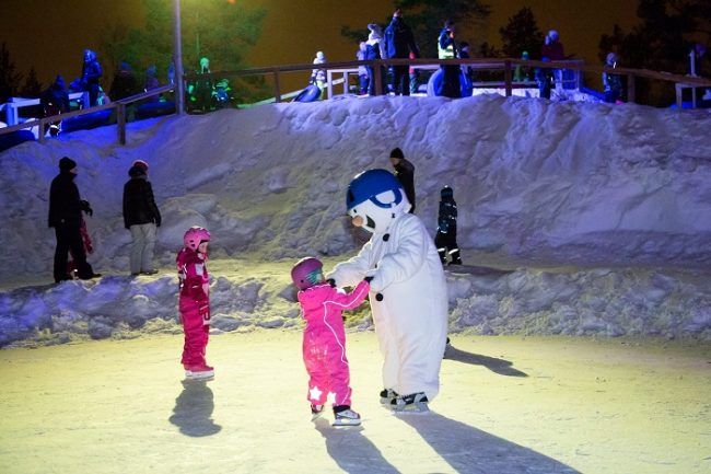 Pista de patinaje en el Snowman World 